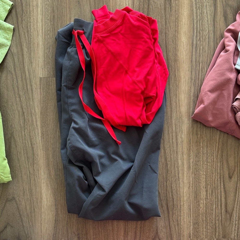 Amazon red underscrub and S figs Livingston pant